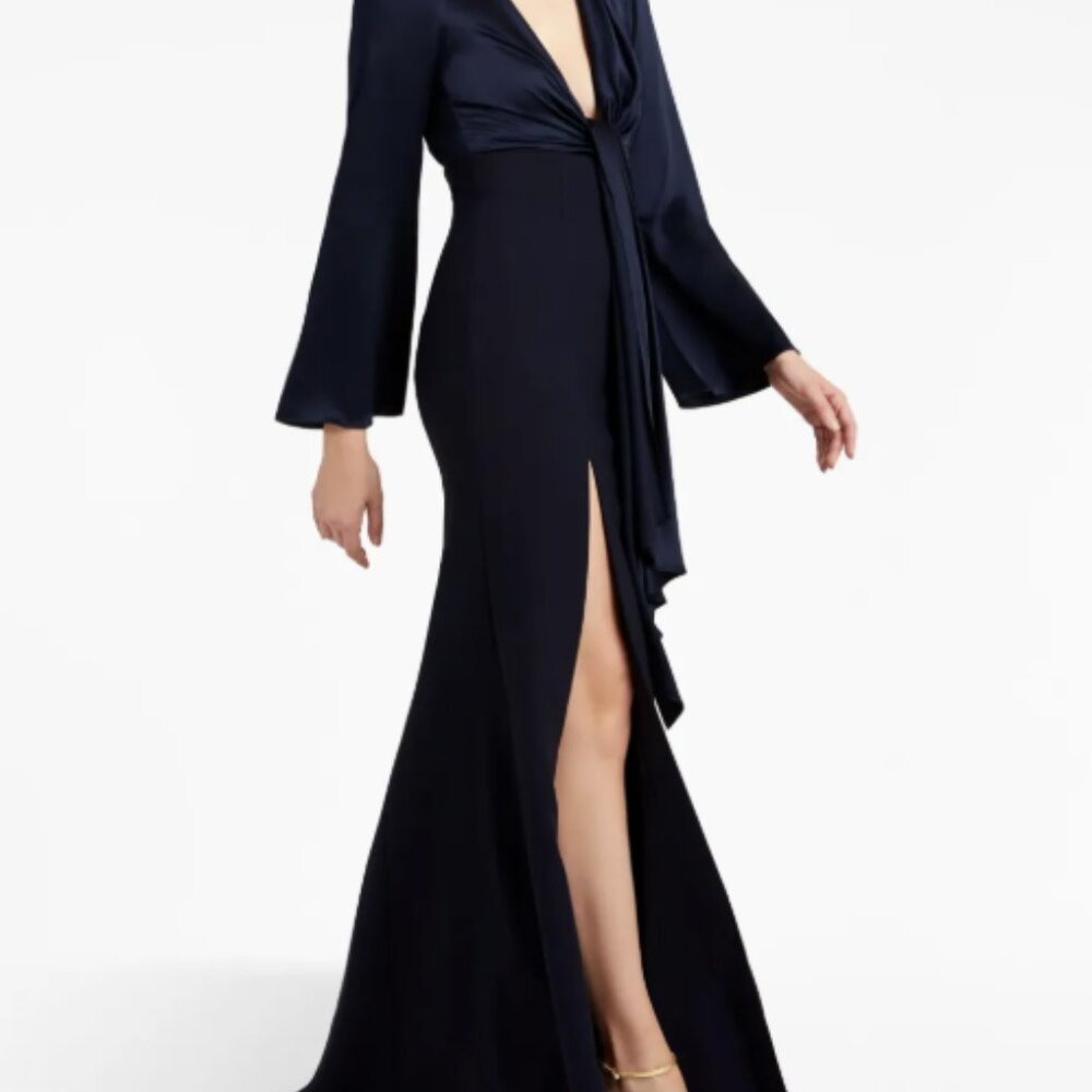 NWT Cinq à Sept Julianne Gown in Navy -  Perfect for Galas, Weddings, Events